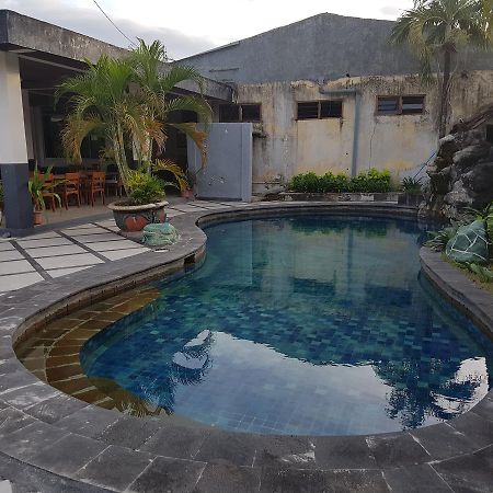 Trophy Hotel Sumbawa Besar Esterno foto